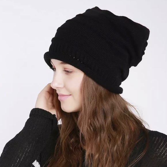 Trendy Slouch Beanie Black - Picture 3 of 5